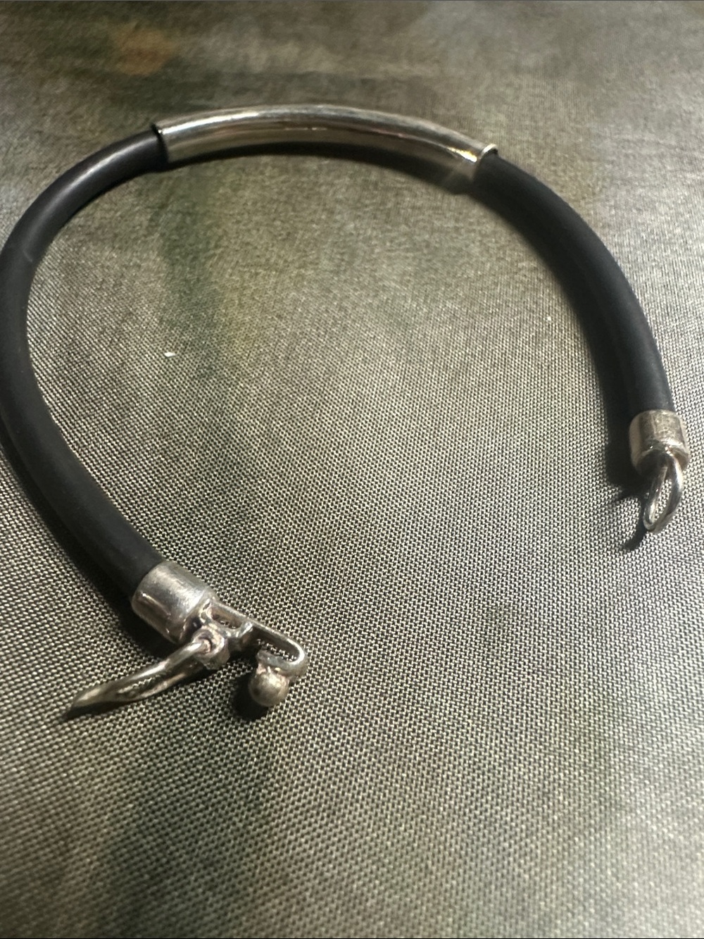 950 stamped Black 8” Rubber Bracelet - Picture 2 of 4